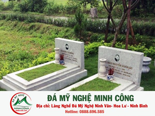 Mẫu mộ đá tam sơn phong cách hiện đại đơn giản kích thước đồng đều cho khu lăng mộ dòng họ.